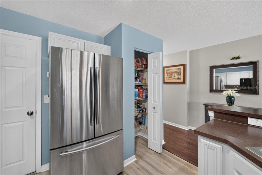 For Sale: $239,000 (2 beds, 2 baths, 1364 Square Feet)