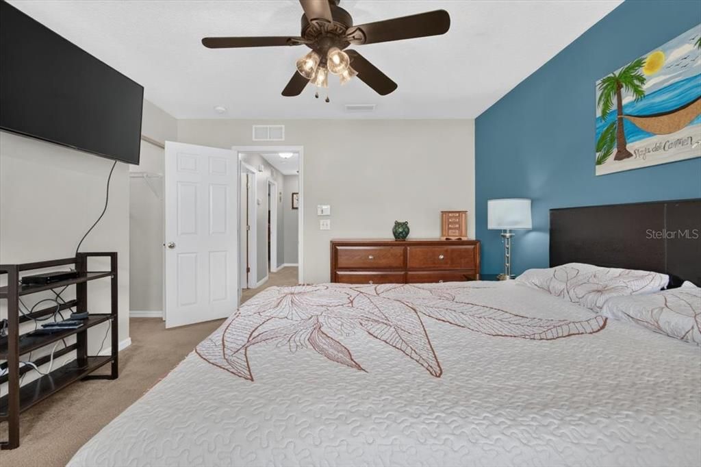 For Sale: $239,000 (2 beds, 2 baths, 1364 Square Feet)