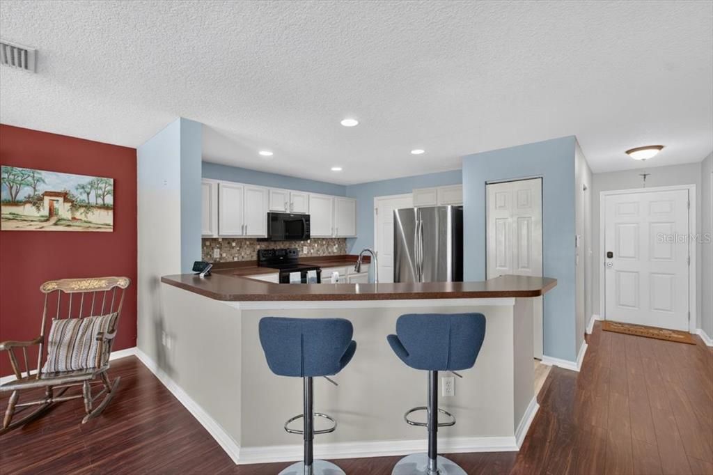 For Sale: $239,000 (2 beds, 2 baths, 1364 Square Feet)