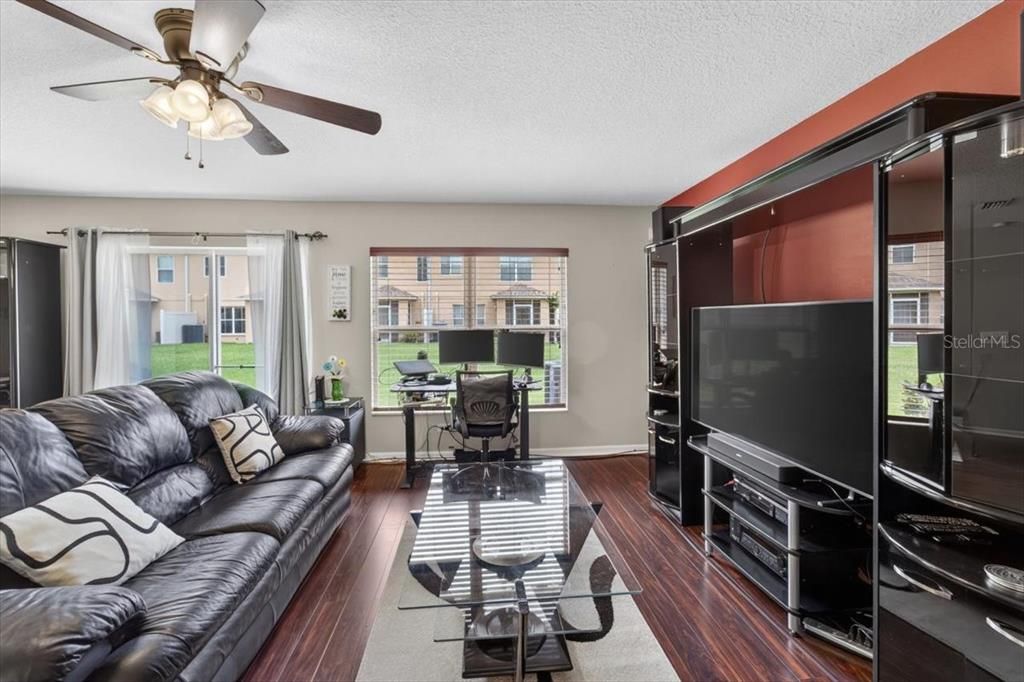 For Sale: $239,000 (2 beds, 2 baths, 1364 Square Feet)