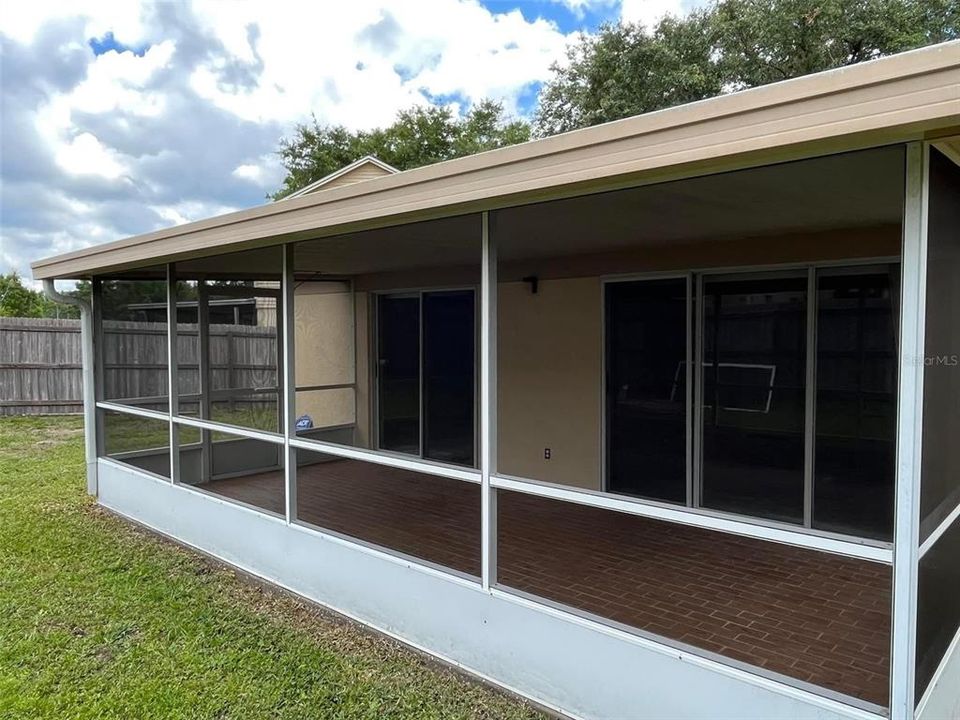 For Sale: $350,000 (3 beds, 2 baths, 1595 Square Feet)