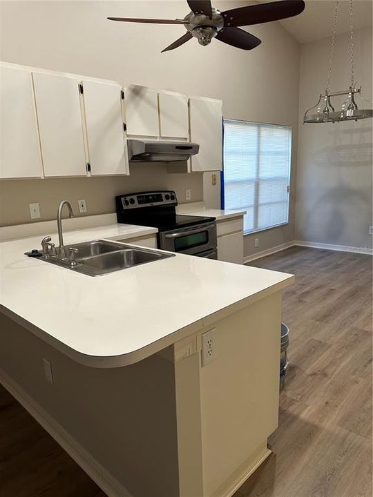 For Sale: $350,000 (3 beds, 2 baths, 1595 Square Feet)