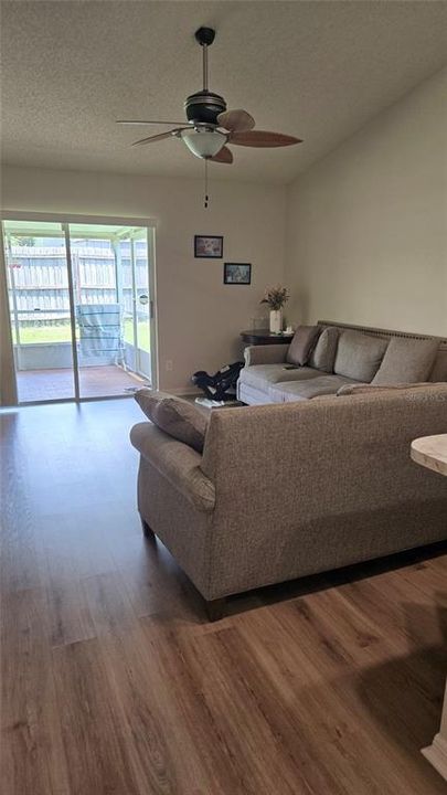 For Sale: $350,000 (3 beds, 2 baths, 1595 Square Feet)