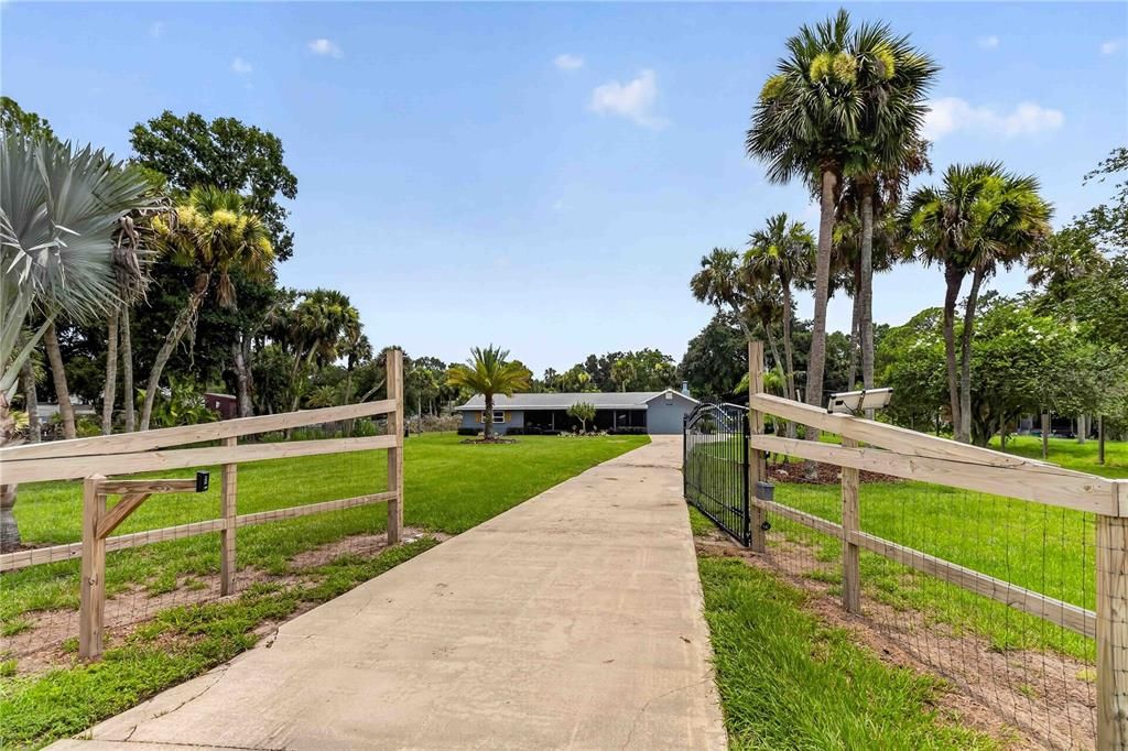 For Sale: $505,000 (3 beds, 2 baths, 1824 Square Feet)