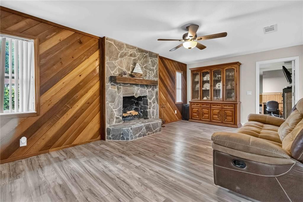 For Sale: $505,000 (3 beds, 2 baths, 1824 Square Feet)
