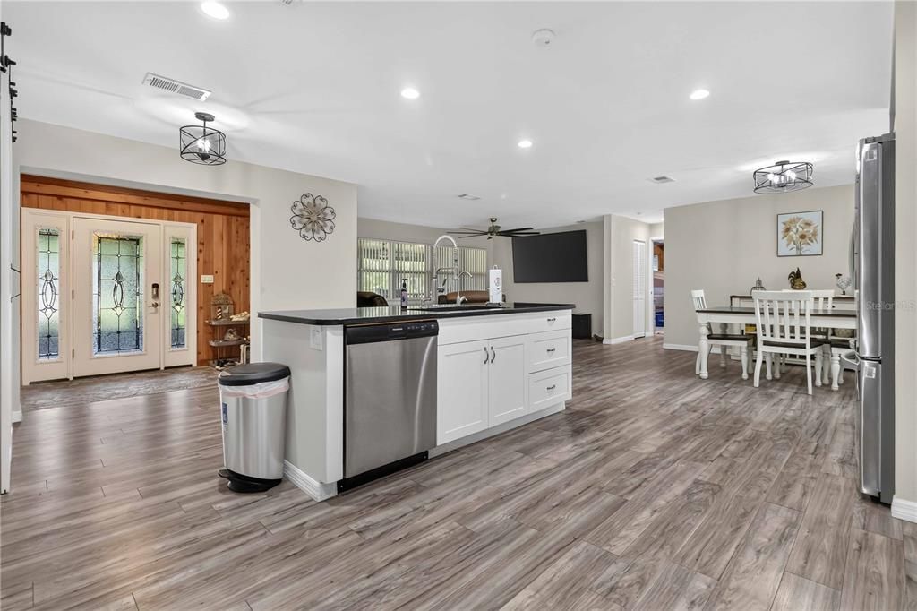 For Sale: $505,000 (3 beds, 2 baths, 1824 Square Feet)