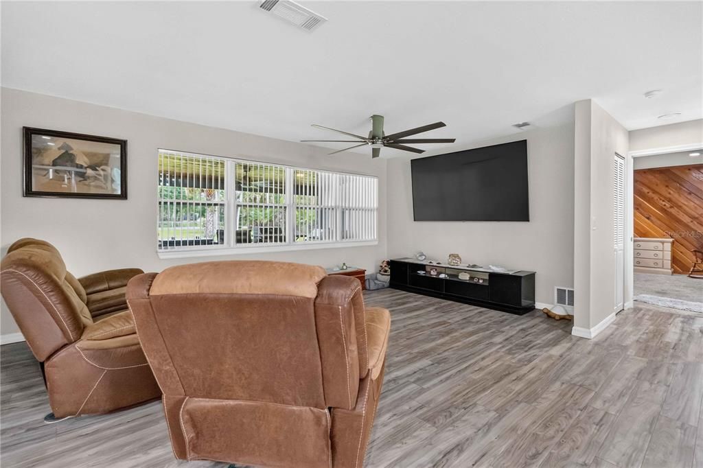 For Sale: $505,000 (3 beds, 2 baths, 1824 Square Feet)