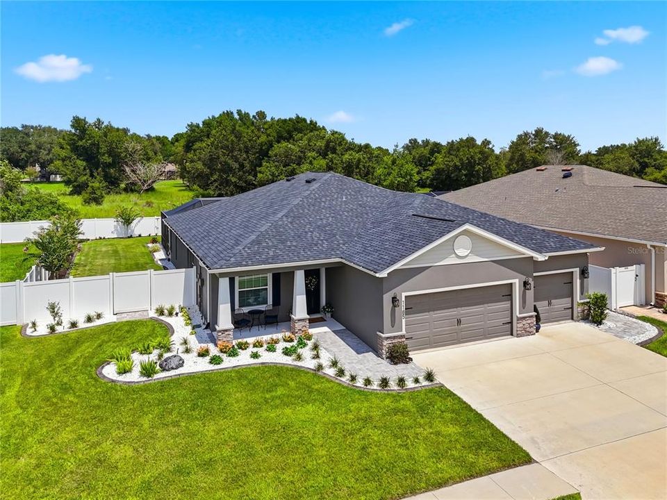 For Sale: $569,900 (4 beds, 2 baths, 2410 Square Feet)