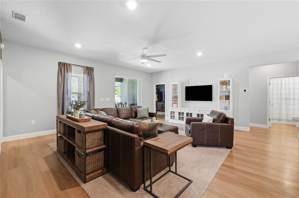For Sale: $569,900 (4 beds, 2 baths, 2410 Square Feet)