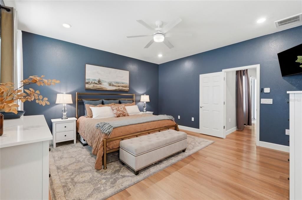 For Sale: $569,900 (4 beds, 2 baths, 2410 Square Feet)