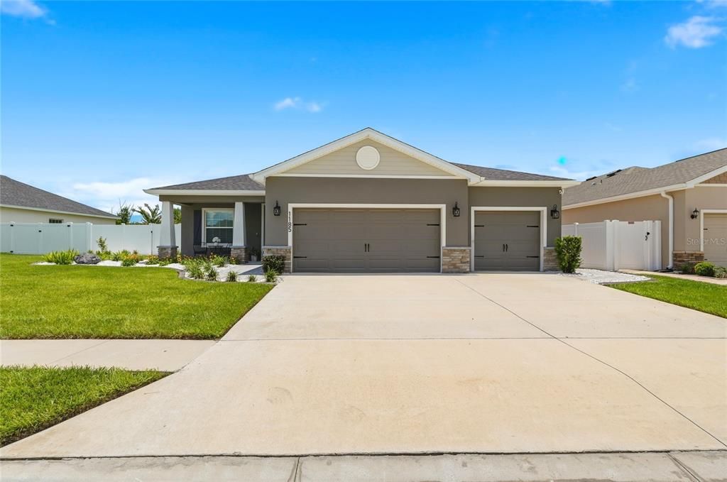 For Sale: $569,900 (4 beds, 2 baths, 2410 Square Feet)