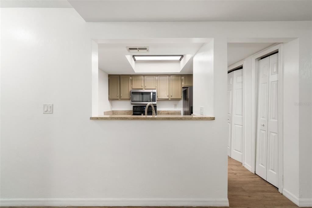 En Venta: $200,000 (3 camas, 3 baños, 1370 Pies cuadrados)
