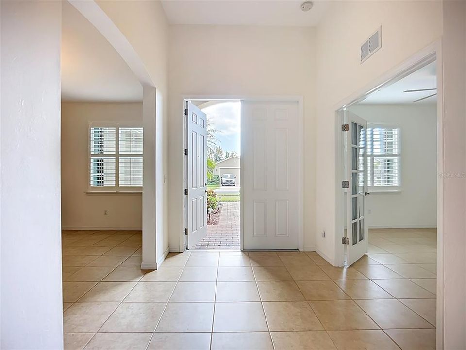 En Venta: $432,000 (3 camas, 2 baños, 2253 Pies cuadrados)