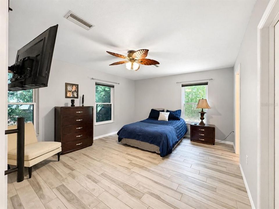 For Sale: $589,900 (3 beds, 2 baths, 2422 Square Feet)