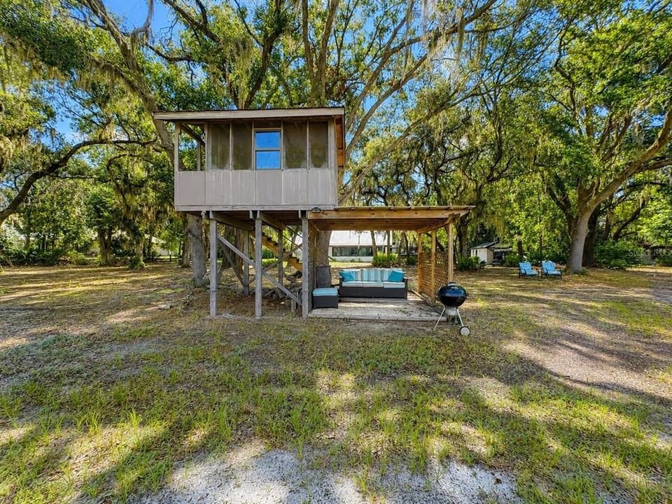 For Sale: $589,900 (3 beds, 2 baths, 2422 Square Feet)