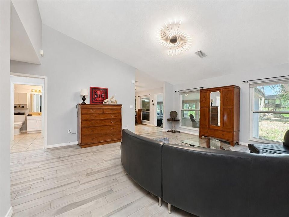 For Sale: $589,900 (3 beds, 2 baths, 2422 Square Feet)