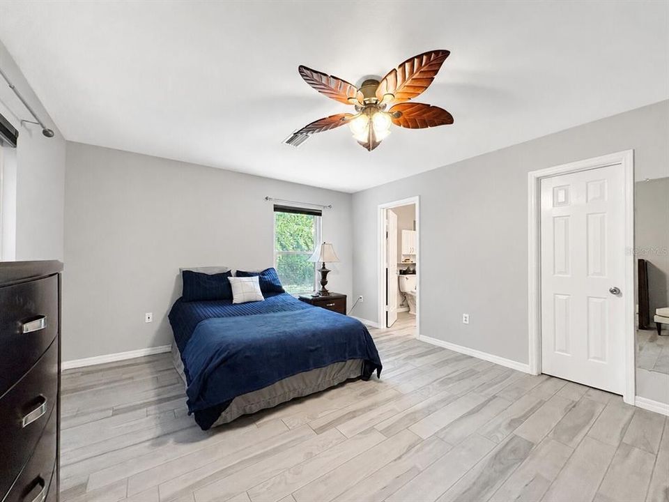 For Sale: $589,900 (3 beds, 2 baths, 2422 Square Feet)