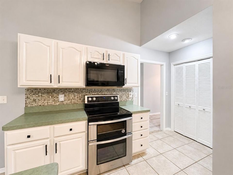 For Sale: $589,900 (3 beds, 2 baths, 2422 Square Feet)