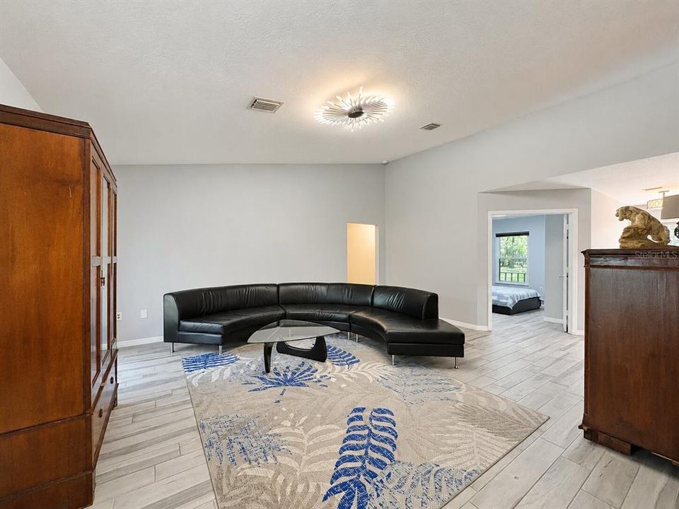 For Sale: $589,900 (3 beds, 2 baths, 2422 Square Feet)