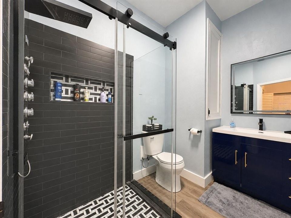 For Sale: $589,900 (3 beds, 2 baths, 2422 Square Feet)