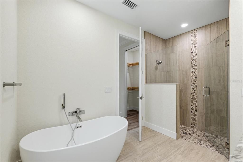 En Venta: $479,900 (3 camas, 2 baños, 1919 Pies cuadrados)