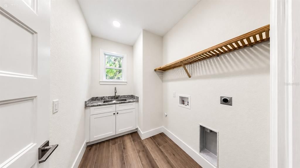 En Venta: $479,900 (3 camas, 2 baños, 1919 Pies cuadrados)