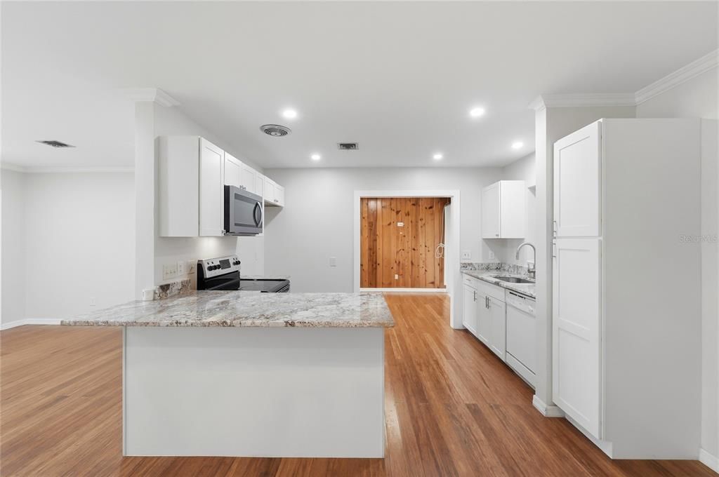 For Sale: $525,000 (4 beds, 3 baths, 2118 Square Feet)