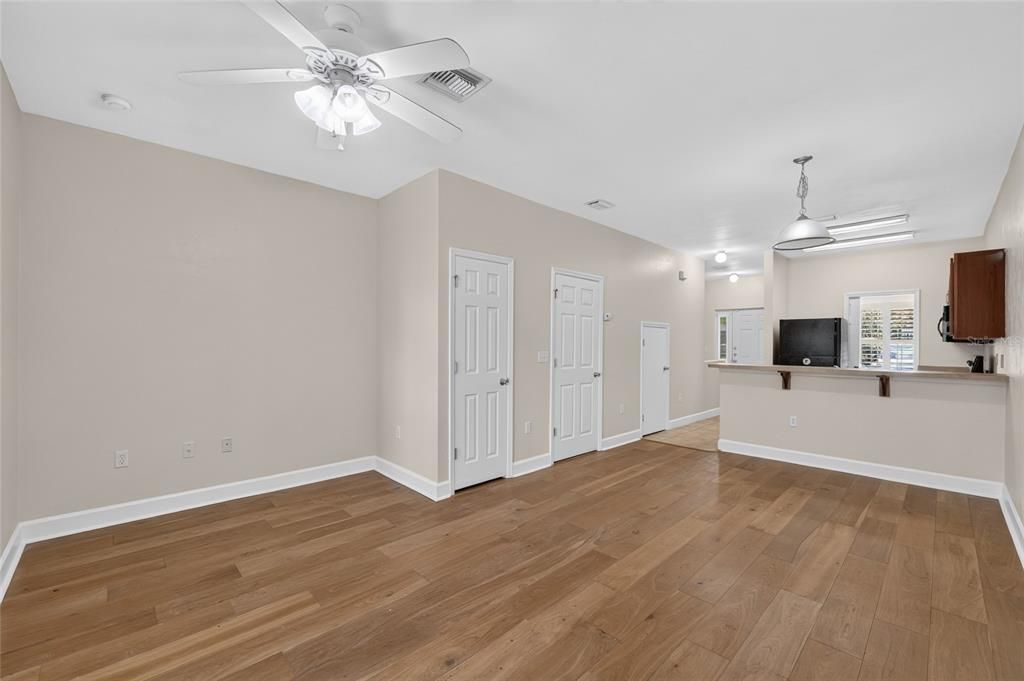 En Venta: $229,000 (2 camas, 2 baños, 1250 Pies cuadrados)