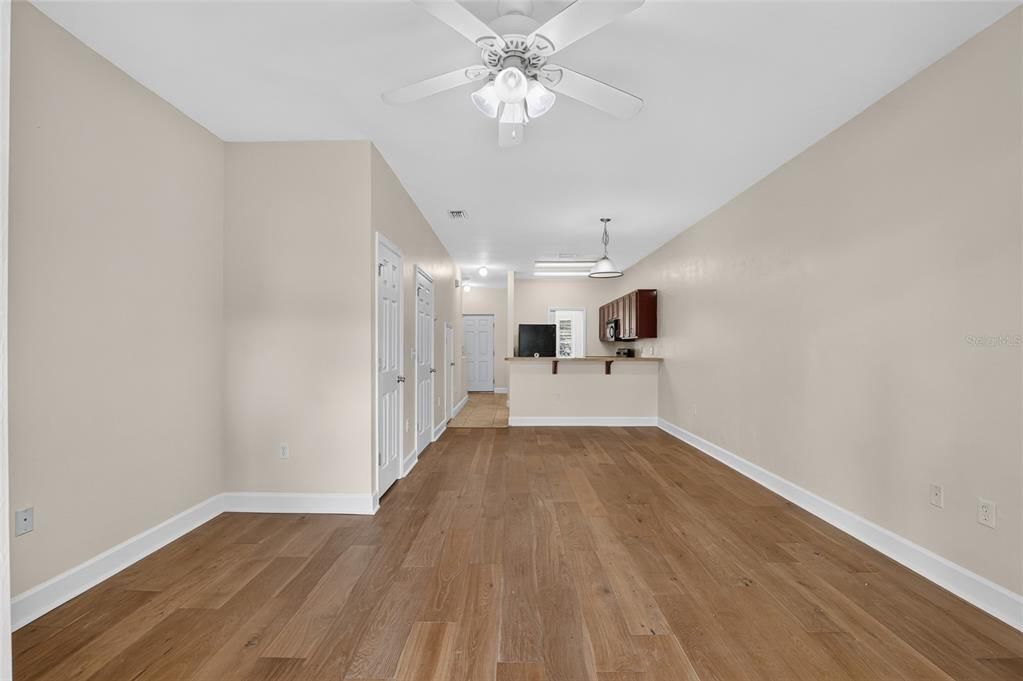 En Venta: $229,000 (2 camas, 2 baños, 1250 Pies cuadrados)
