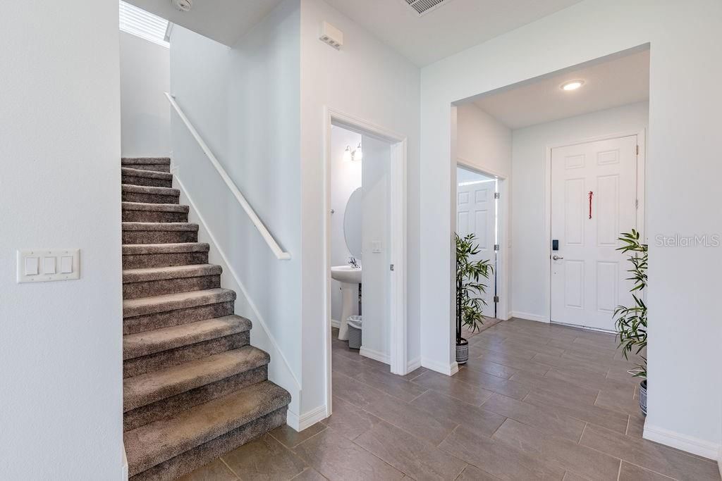 En Venta: $409,900 (5 camas, 2 baños, 2856 Pies cuadrados)