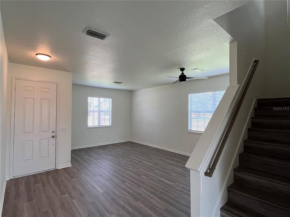 For Rent: $3,400 (5 beds, 3 baths, 3456 Square Feet)
