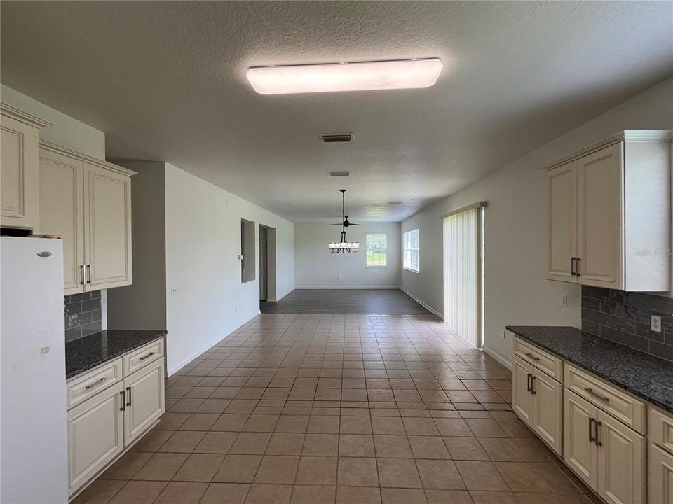For Rent: $3,400 (5 beds, 3 baths, 3456 Square Feet)