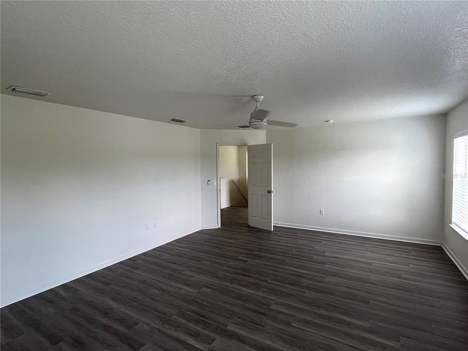 For Rent: $3,400 (5 beds, 3 baths, 3456 Square Feet)