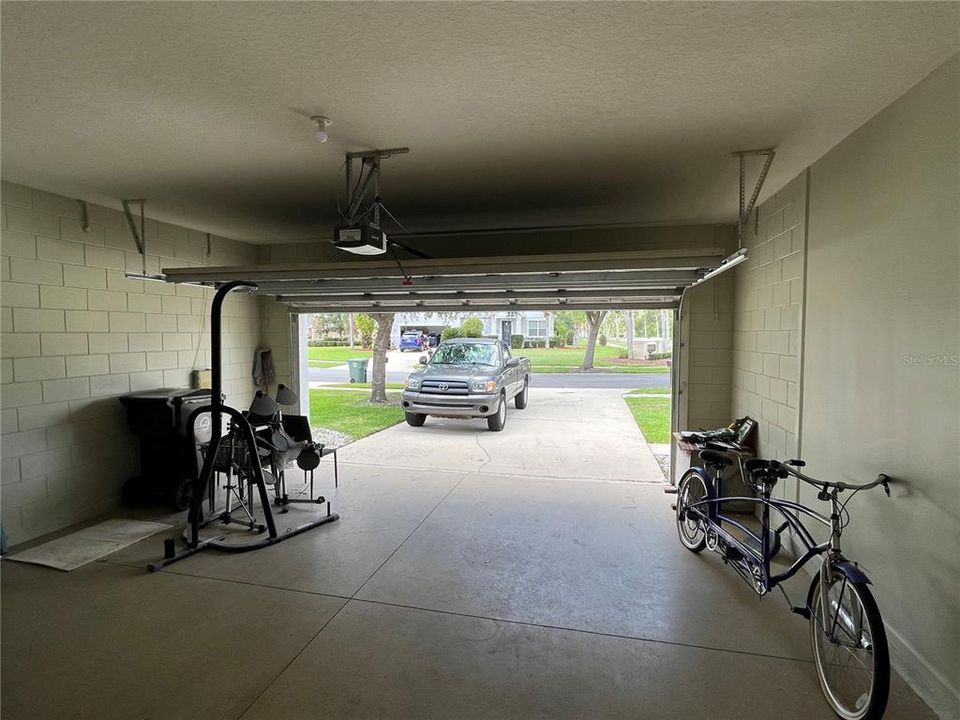 For Rent: $3,400 (5 beds, 3 baths, 3456 Square Feet)