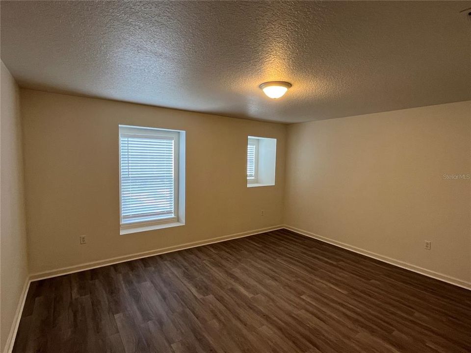 For Rent: $3,400 (5 beds, 3 baths, 3456 Square Feet)