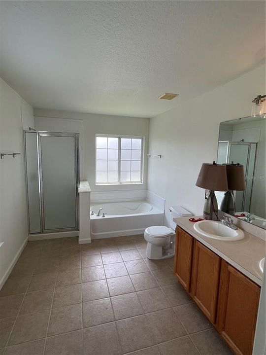 For Rent: $3,400 (5 beds, 3 baths, 3456 Square Feet)