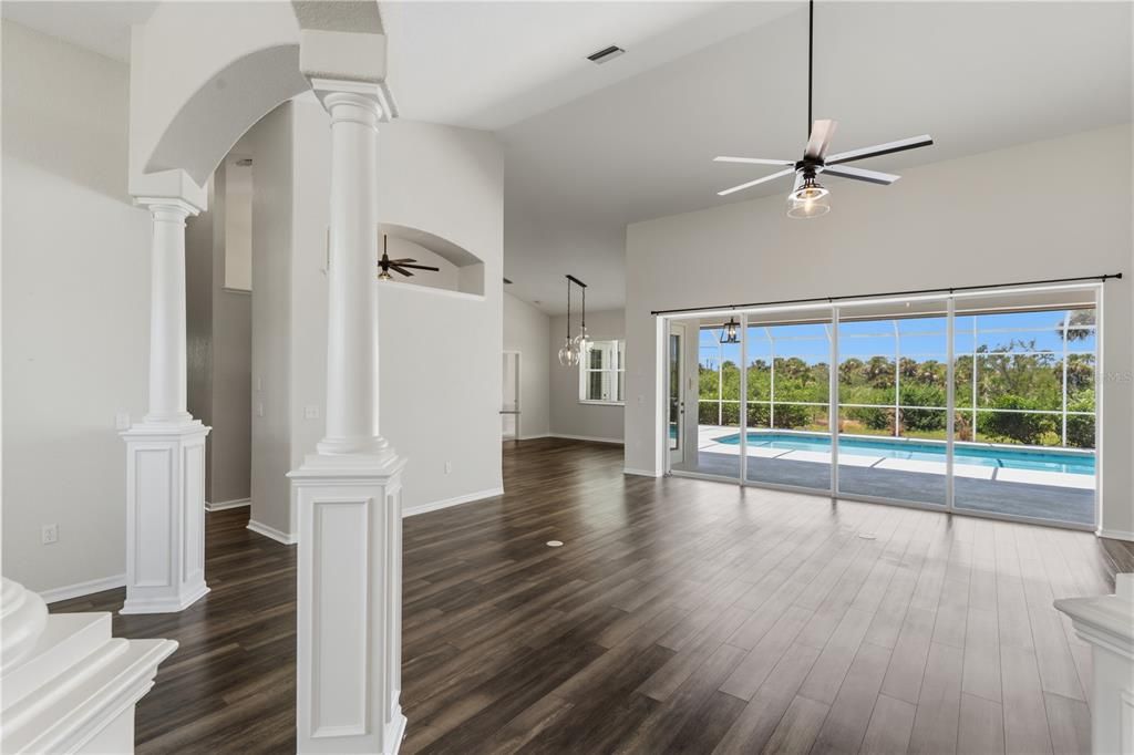На продажу: $705,000 (4 спален, 3 ванн, 2724 Квадратных фут)