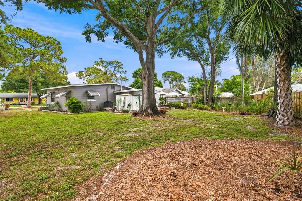 Activo con contrato: $269,900 (2 camas, 1 baños, 1027 Pies cuadrados)