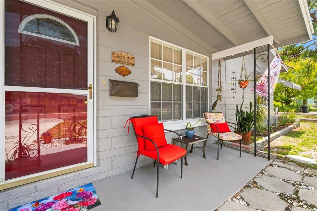 Activo con contrato: $269,900 (2 camas, 1 baños, 1027 Pies cuadrados)