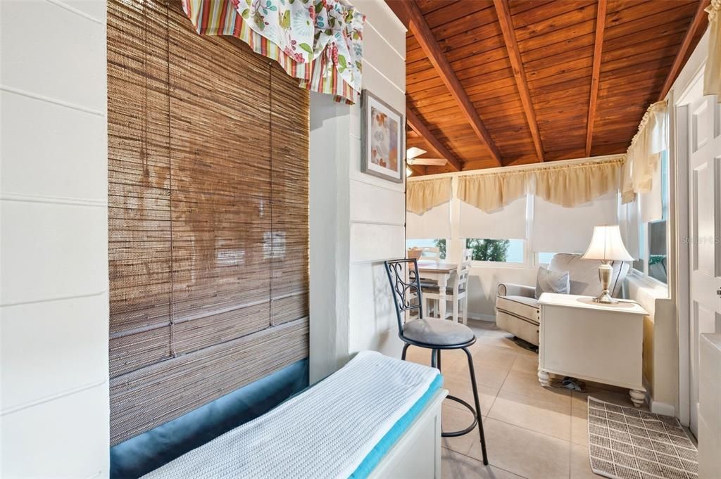 Activo con contrato: $269,900 (2 camas, 1 baños, 1027 Pies cuadrados)