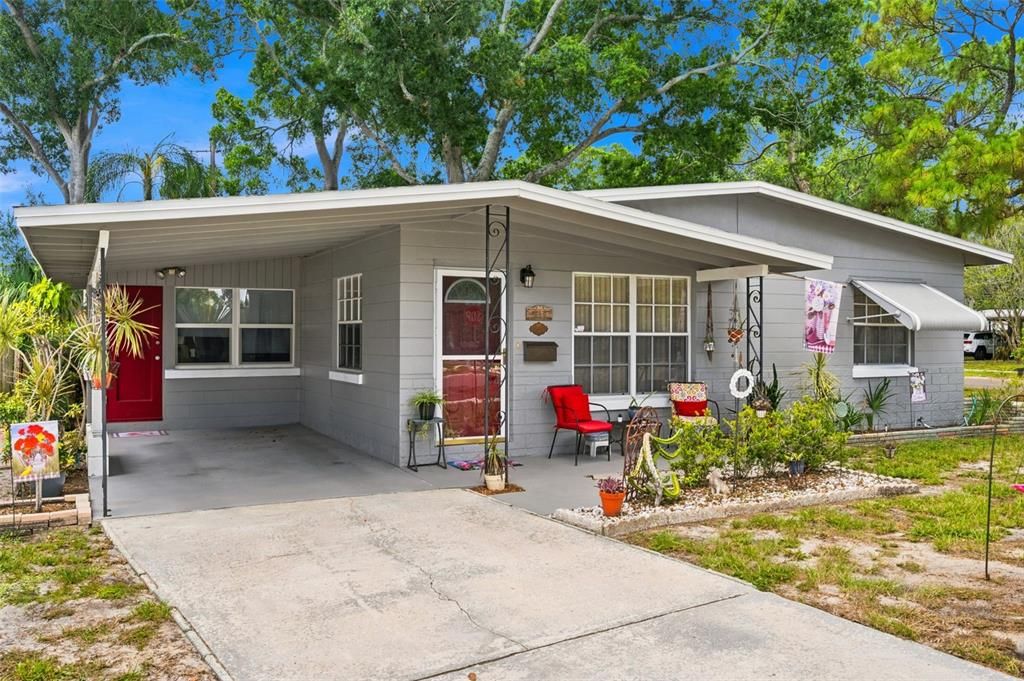 Activo con contrato: $269,900 (2 camas, 1 baños, 1027 Pies cuadrados)