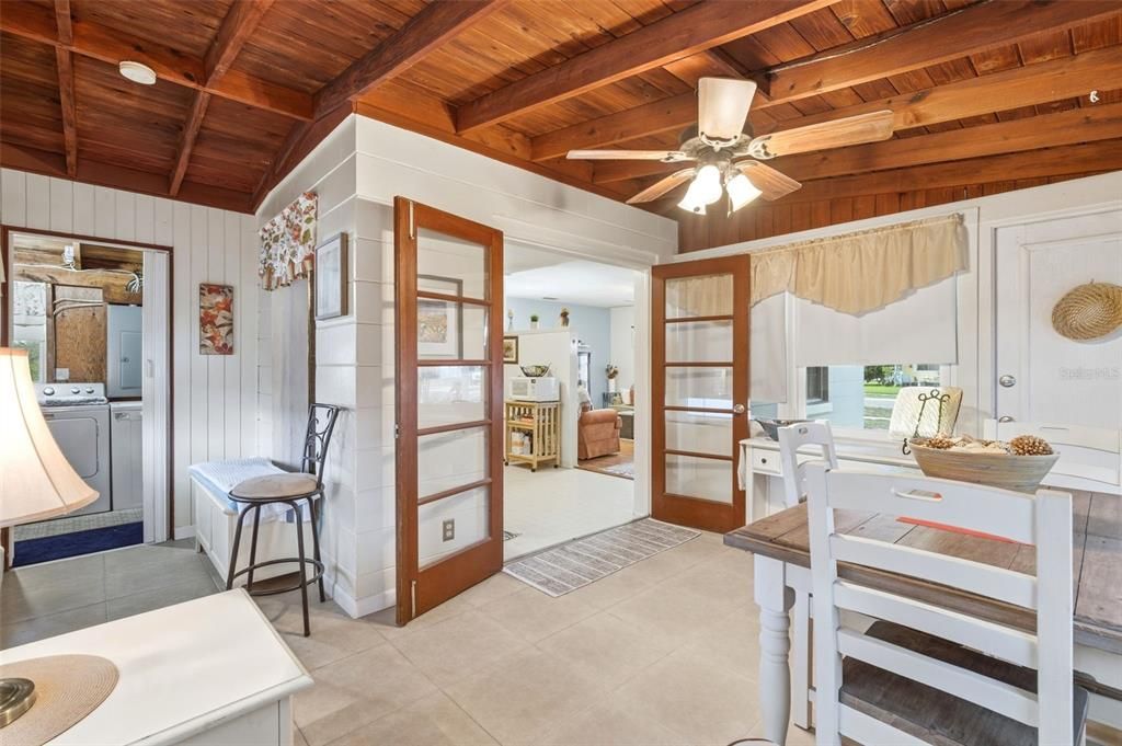 Activo con contrato: $269,900 (2 camas, 1 baños, 1027 Pies cuadrados)