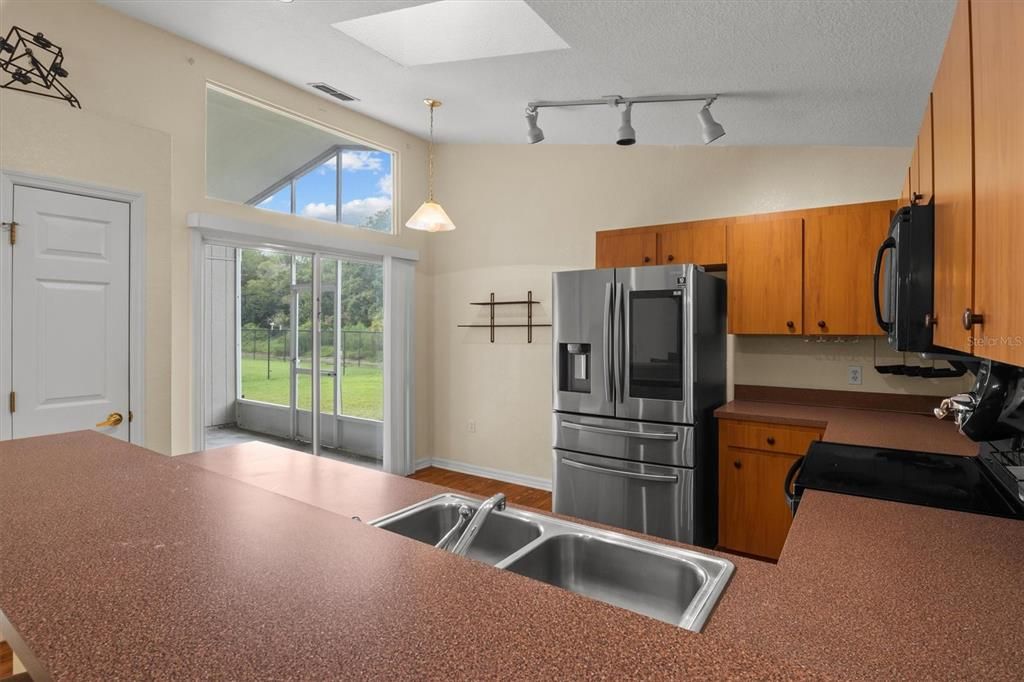 For Sale: $310,000 (3 beds, 2 baths, 1575 Square Feet)