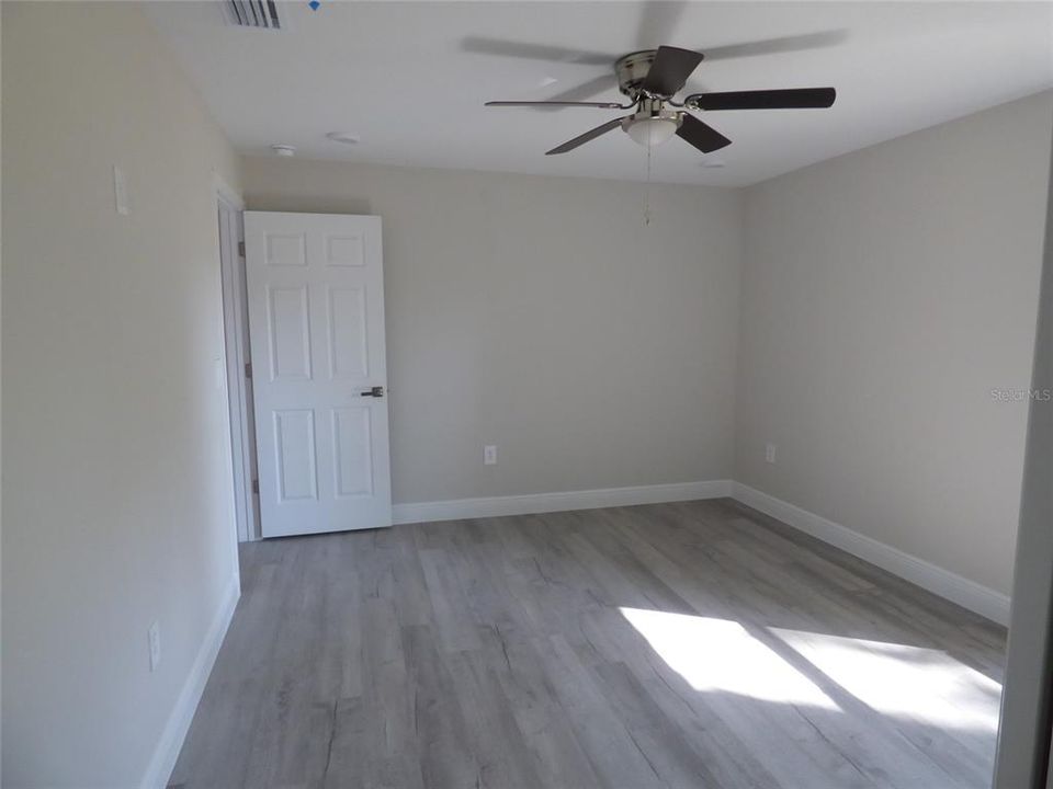 En Venta: $254,900 (3 camas, 2 baños, 1393 Pies cuadrados)