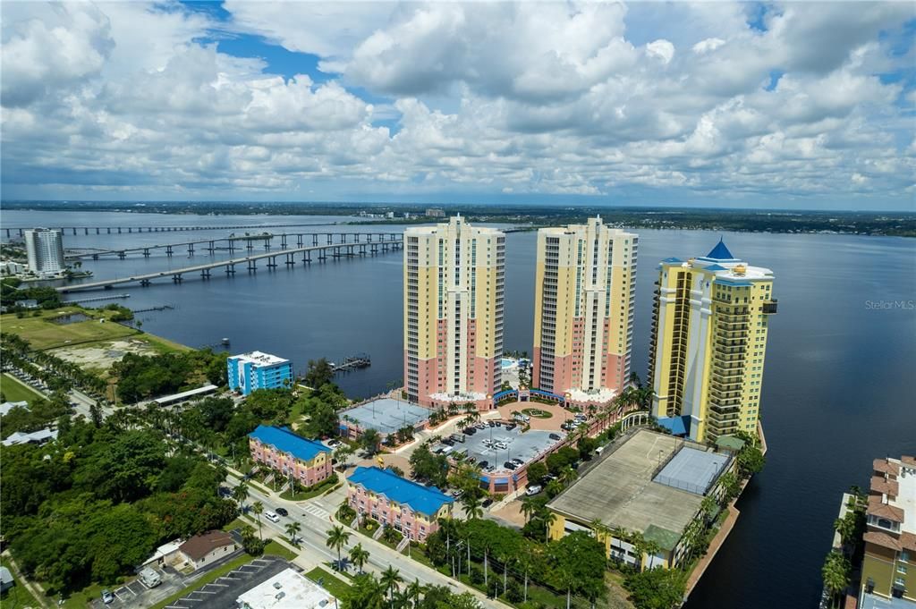 For Sale: $309,000 (2 beds, 2 baths, 1669 Square Feet)