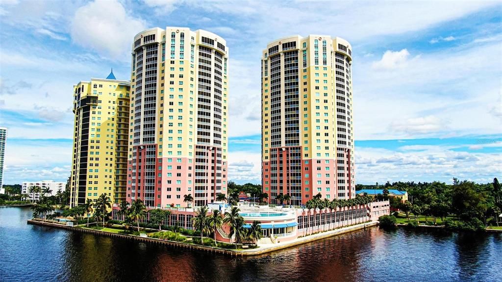For Sale: $309,000 (2 beds, 2 baths, 1669 Square Feet)