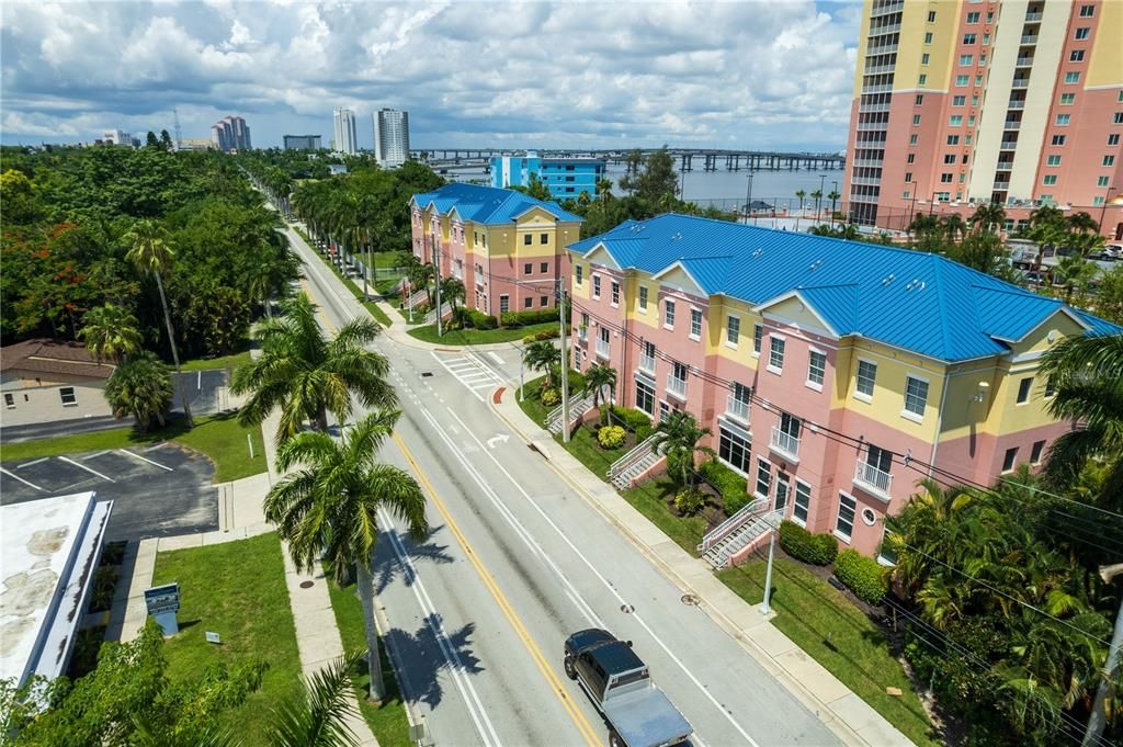 For Sale: $309,000 (2 beds, 2 baths, 1669 Square Feet)