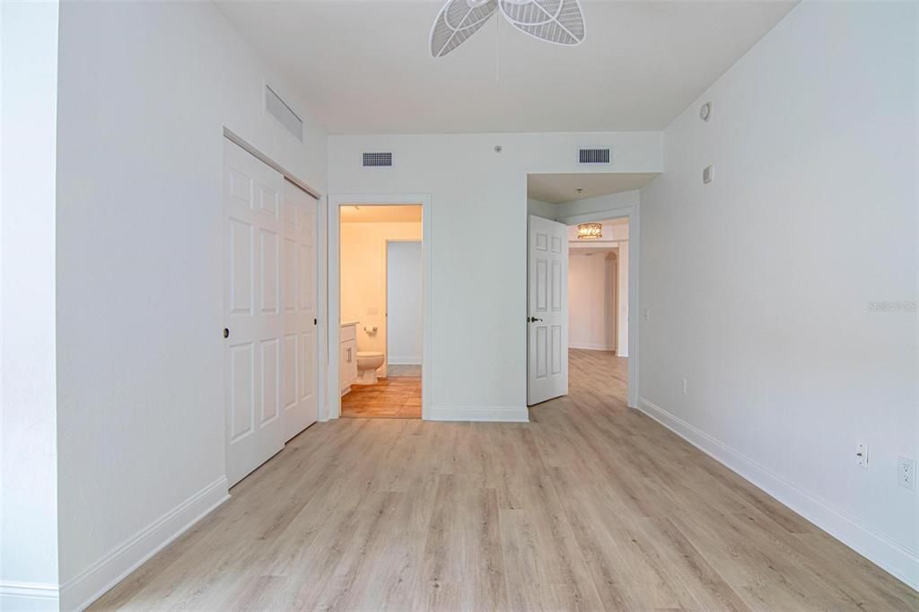 For Sale: $309,000 (2 beds, 2 baths, 1669 Square Feet)