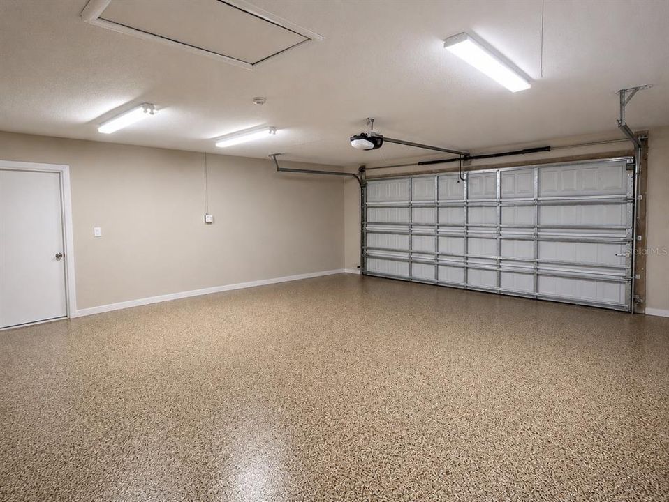 Под контрактом: $795,000 (3 спален, 2 ванн, 2229 Квадратных фут)