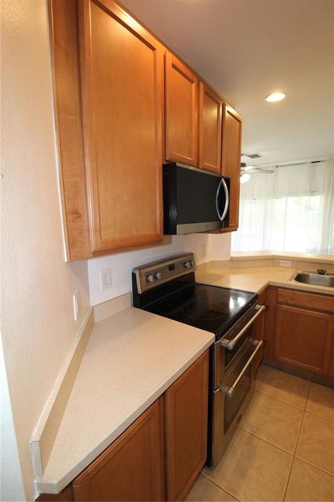 В аренду: $1,850 (2 спален, 2 ванн, 1202 Квадратных фут)